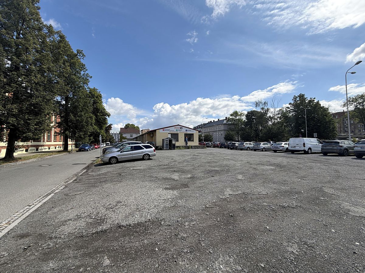 Pronájem obchodního prostoru 977 m² – fotografie 3