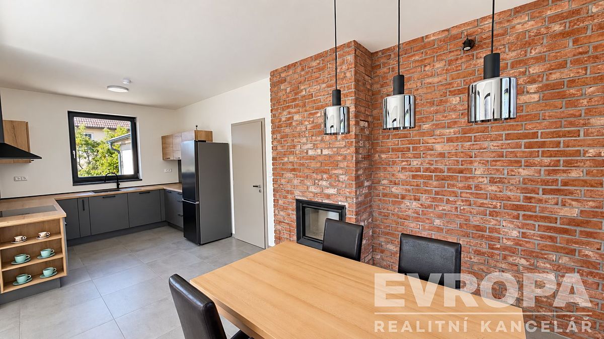 Pronájem rodinného domu 165 m², pozemek 521 m² – fotografie 5