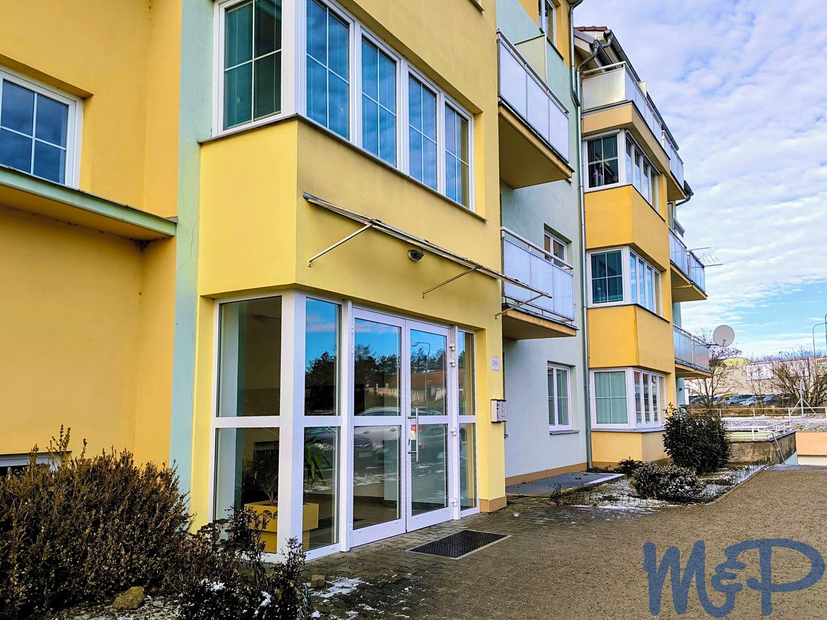 Pronájem bytu 1+kk 38 m² – fotografie 4