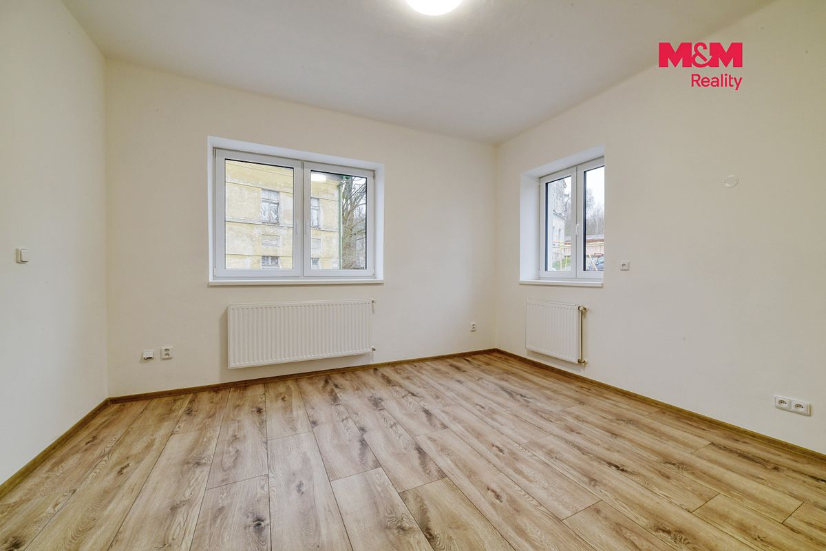 Prodej rodinného domu 218 m², pozemek 334 m² – fotografie 4