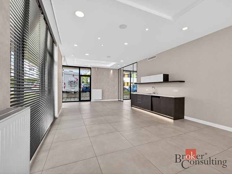 Комерційне приміщення на продаж, 108 м² (8 з 27)