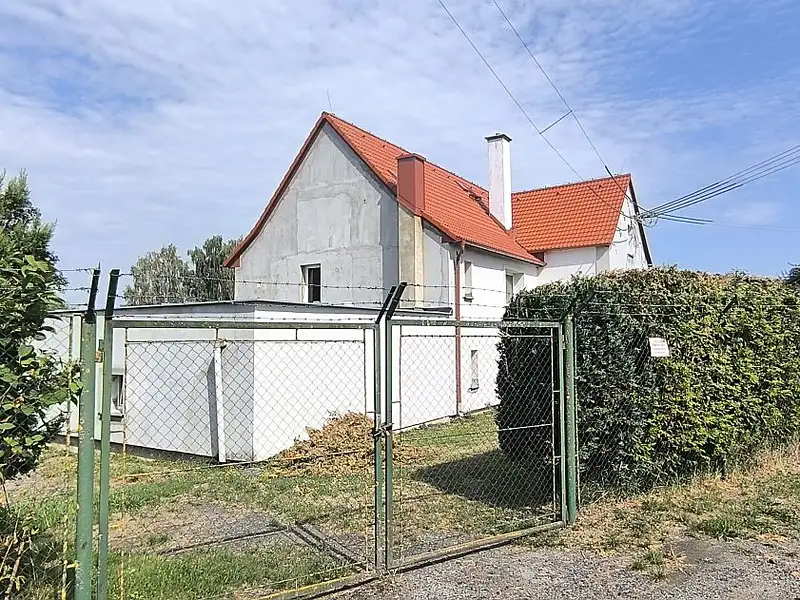 Prodej vícegeneračního domu 284 m², pozemek 919 m², Cheb – náhled fotky 2