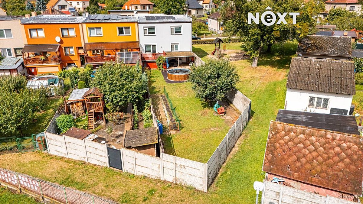 Prodej rodinného domu 216 m², pozemek 447 m² – fotografie 3