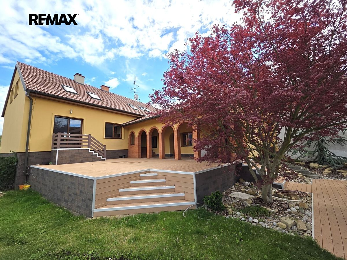 Prodej rodinného domu 309 m², pozemek 786 m² – fotografie 4