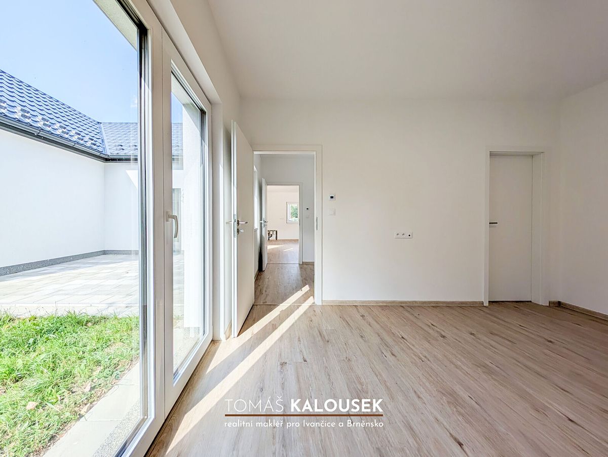 Prodej rodinného domu 120 m², pozemek 693 m² – fotografie 3