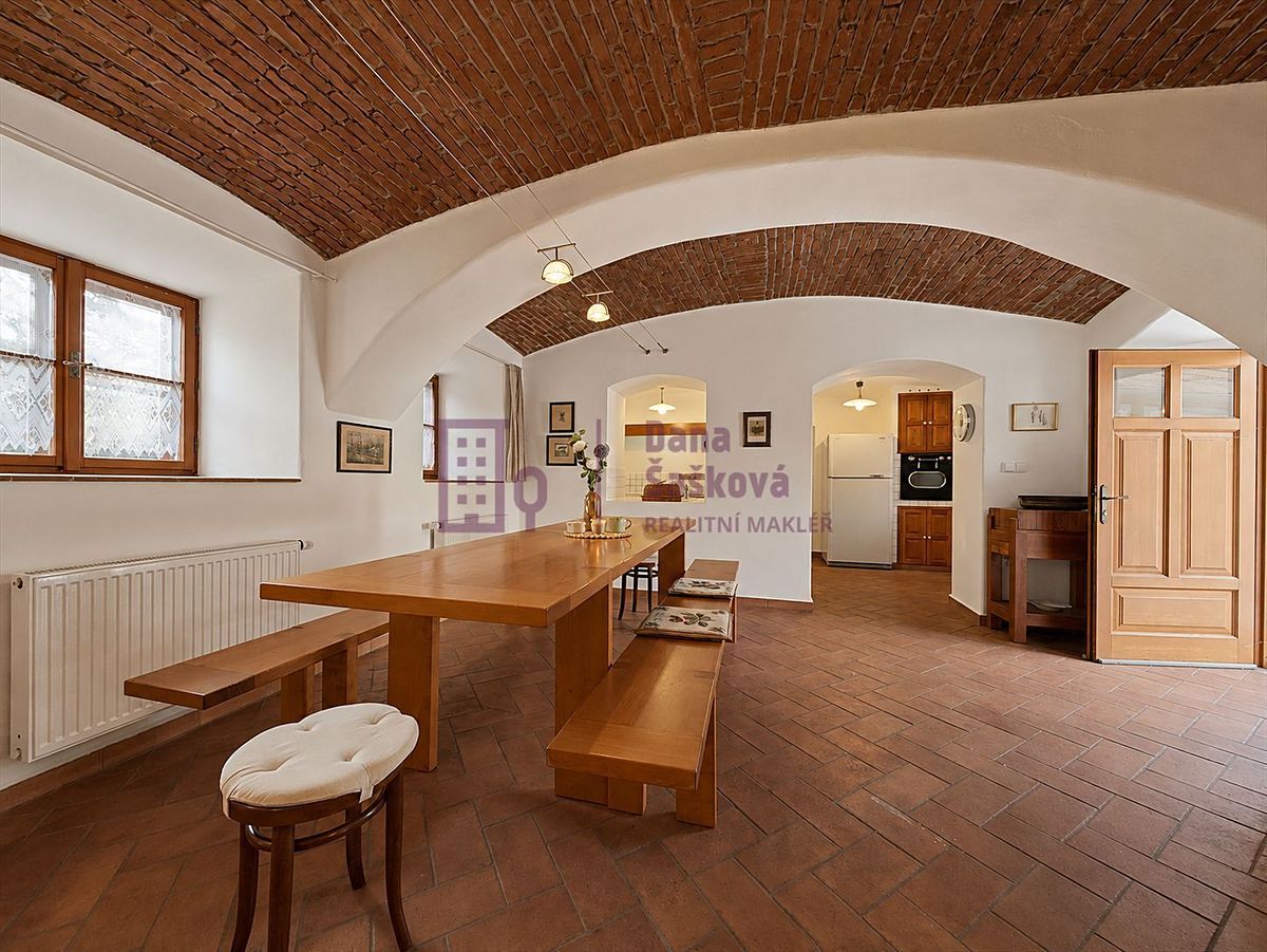 Prodej rodinného domu 566 m², pozemek 1204 m² – fotografie 5