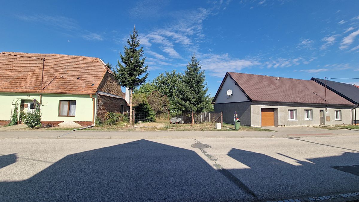 Prodej stavebního pozemku 994 m² – fotografie 3