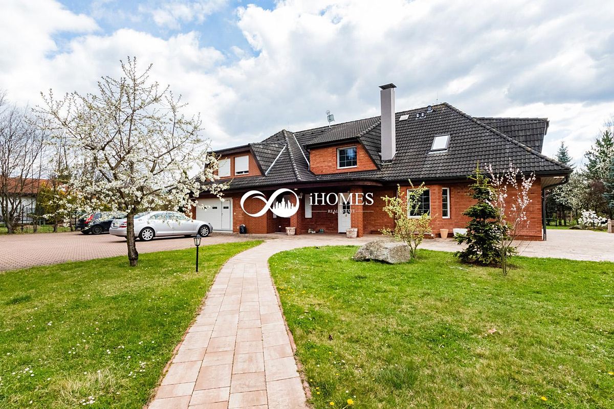 Prodej vícegeneračního domu 484 m², pozemek 5684 m²