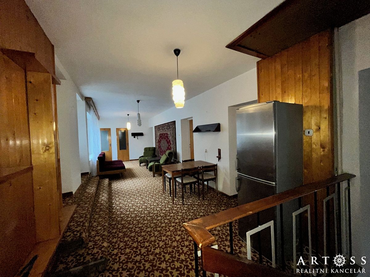 Pronájem rodinného domu 185 m², pozemek 1055 m² – fotografie 5