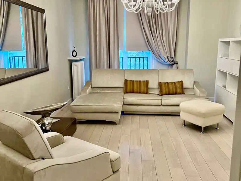 Pronájem bytu 2+1 85 m², Praha – náhled fotky 1