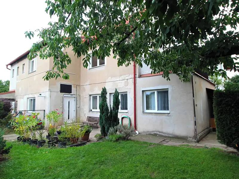 Prodej rodinného domu 260 m², pozemek 1112 m², Jirny – náhled fotky 2