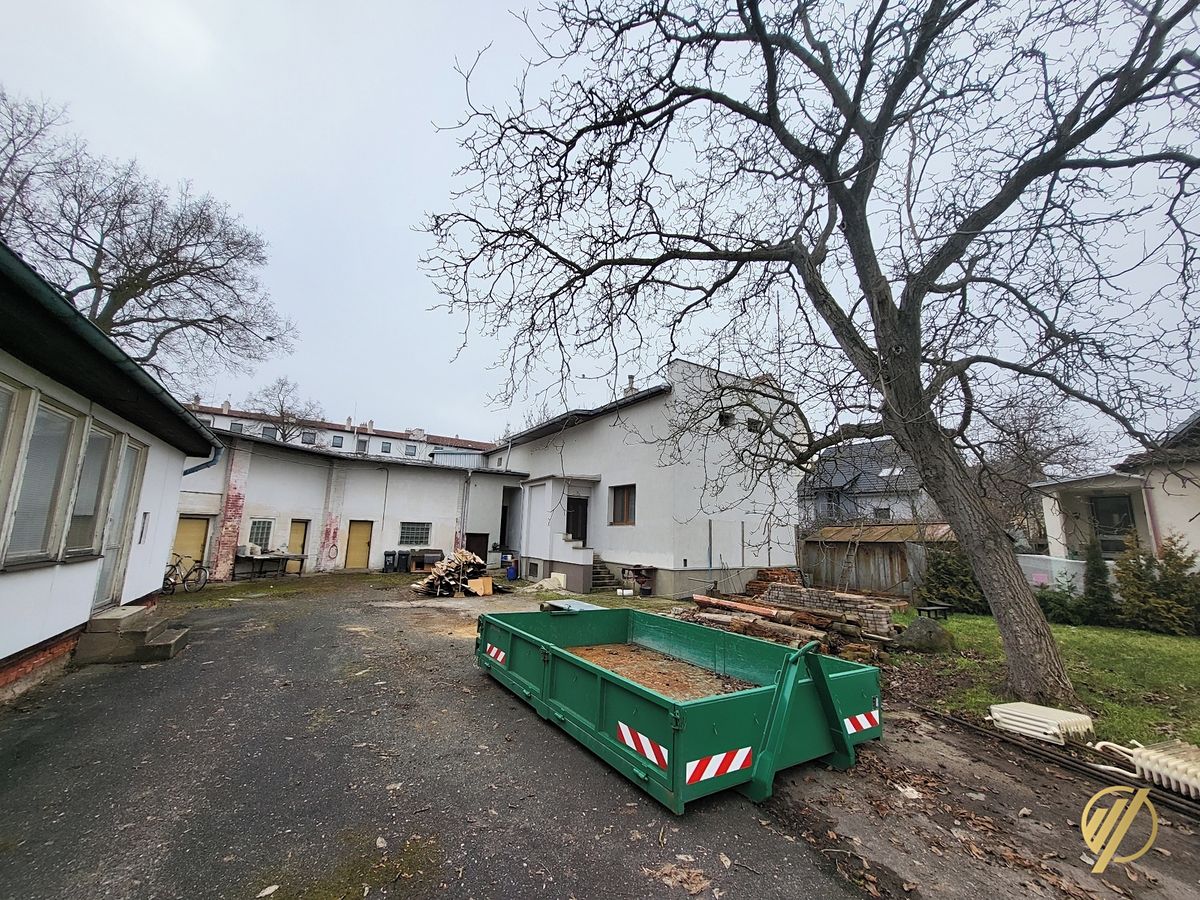 Prodej rodinného domu 290 m², pozemek 991 m²