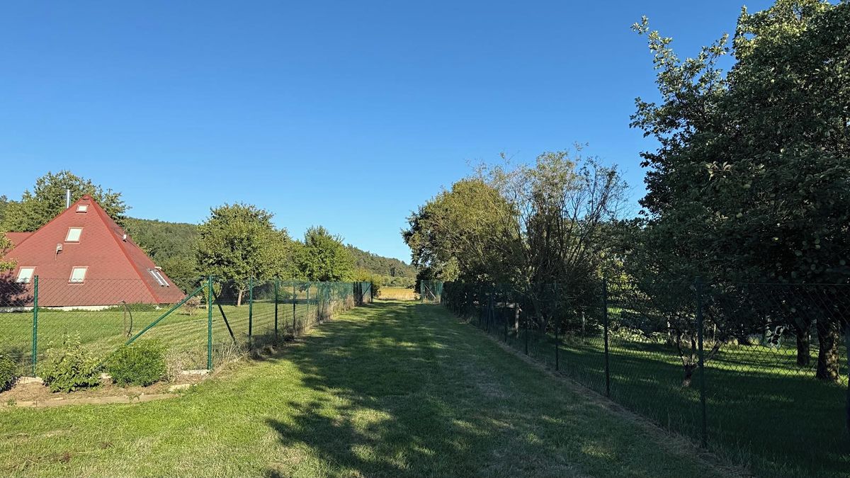 Prodej stavebního pozemku 815 m² – fotografie 4