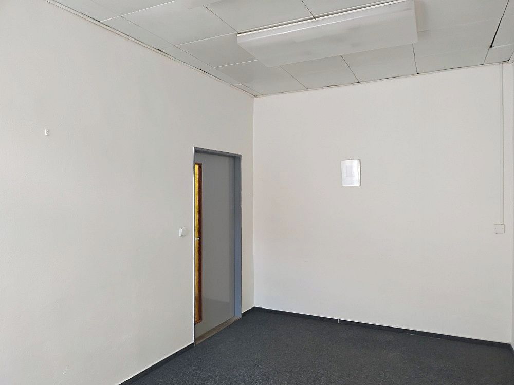 Pronájem kanceláře 15 m² – fotografie 2