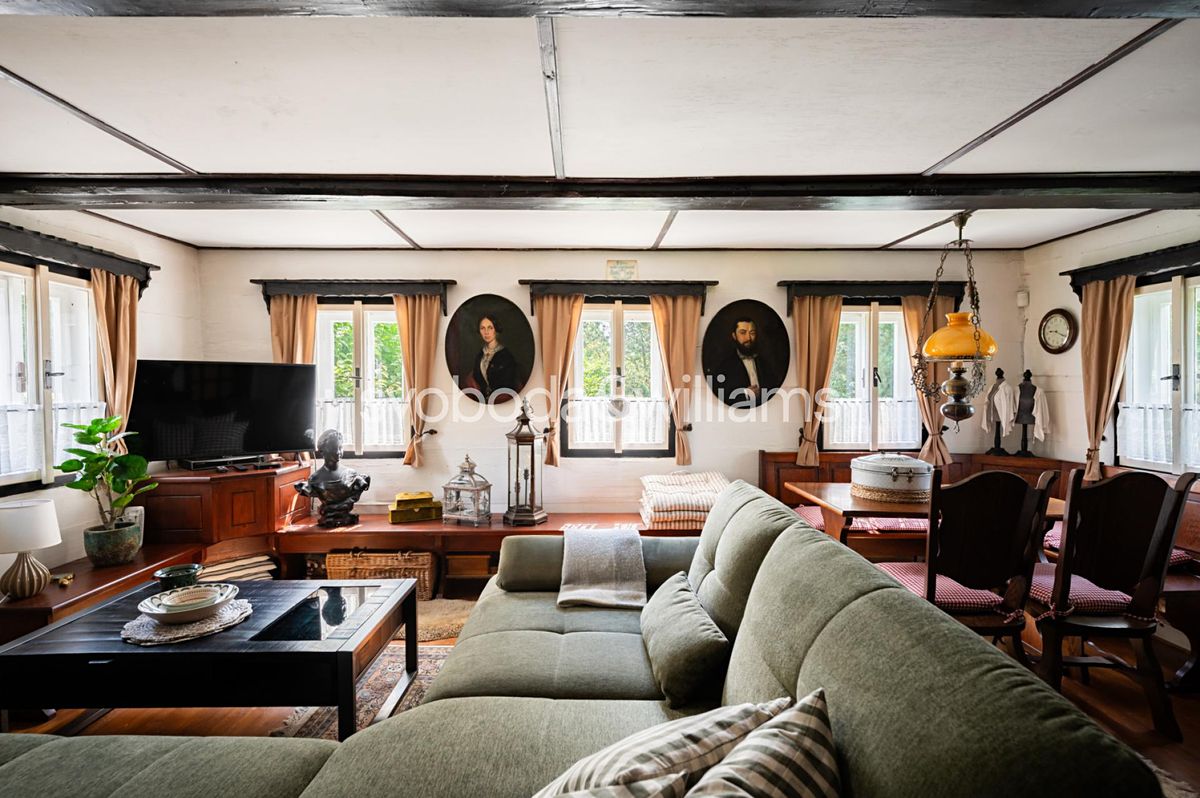Prodej rodinného domu 664 m², pozemek 11760 m² – fotografie 5