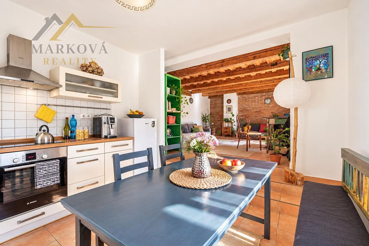 Pronájem bytu 2+1 86 m² – fotografie 3