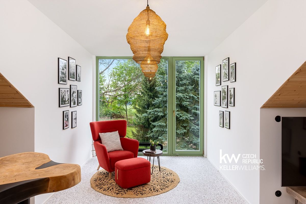 Prodej rodinného domu 271 m², pozemek 3312 m² – fotografie 2