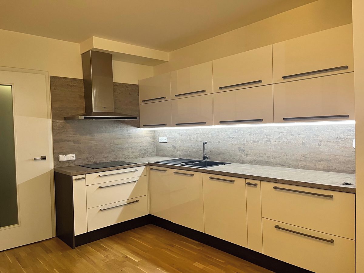 Pronájem bytu 2+kk 55 m² – fotografie 2