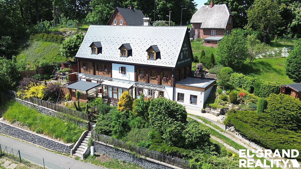 Prodej rodinného domu 271 m², pozemek 2479 m²
