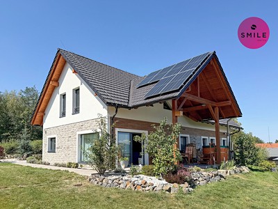 Prodej  rodinného domu 221 m², pozemek 1 215 m²