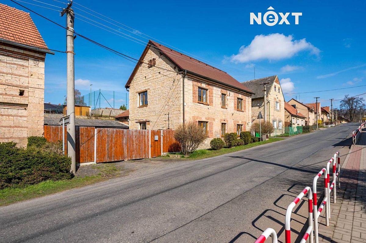 Prodej rodinného domu 206 m², pozemek 626 m² – fotografie 2