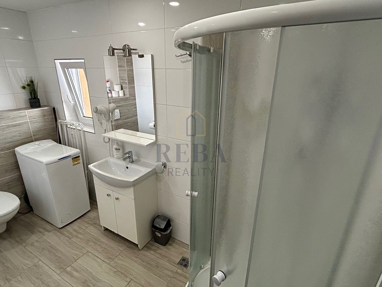 Prodej komerčního prostoru, 660 m² (11 z 20)