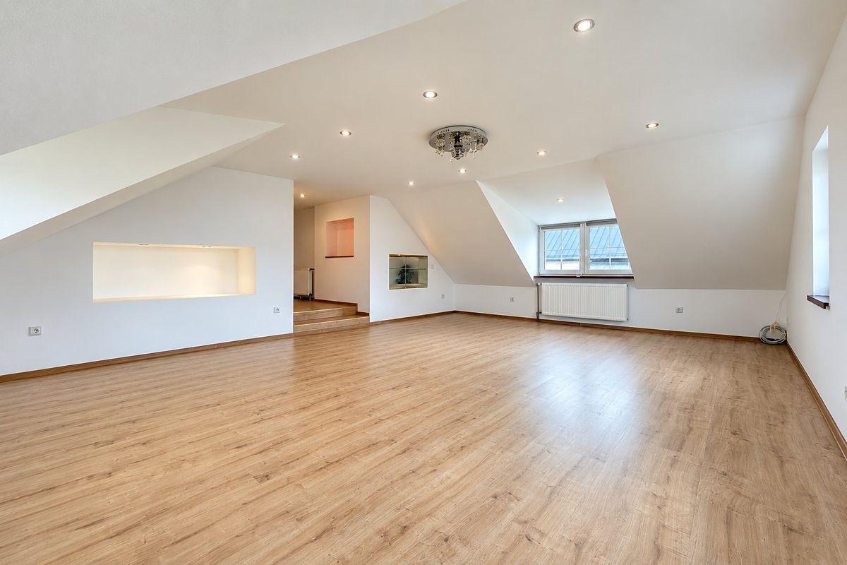 Prodej rodinného domu 295 m², pozemek 1331 m² – fotografie 3
