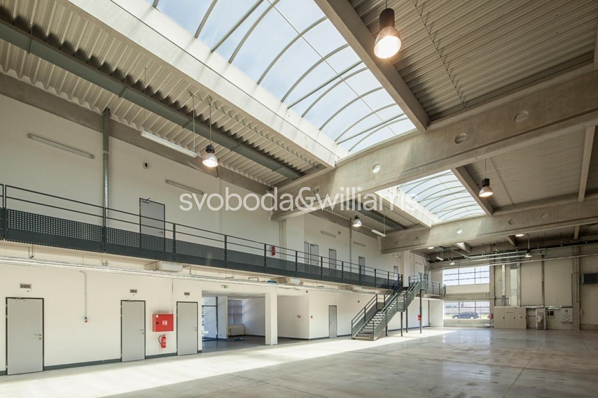 Pronájem skladového prostoru 4666 m² – fotografie 3