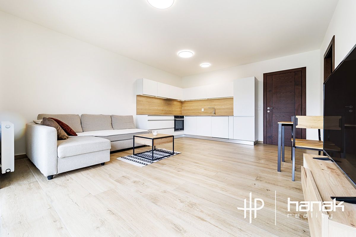 Pronájem bytu 2+kk 53 m² – fotografie 3