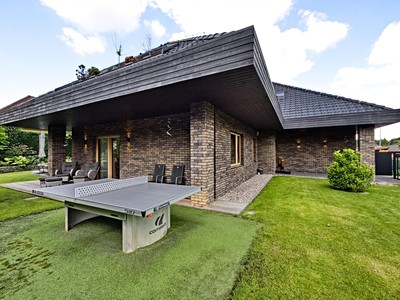 Haus zum Kauf, 293 m² (2 von 49)