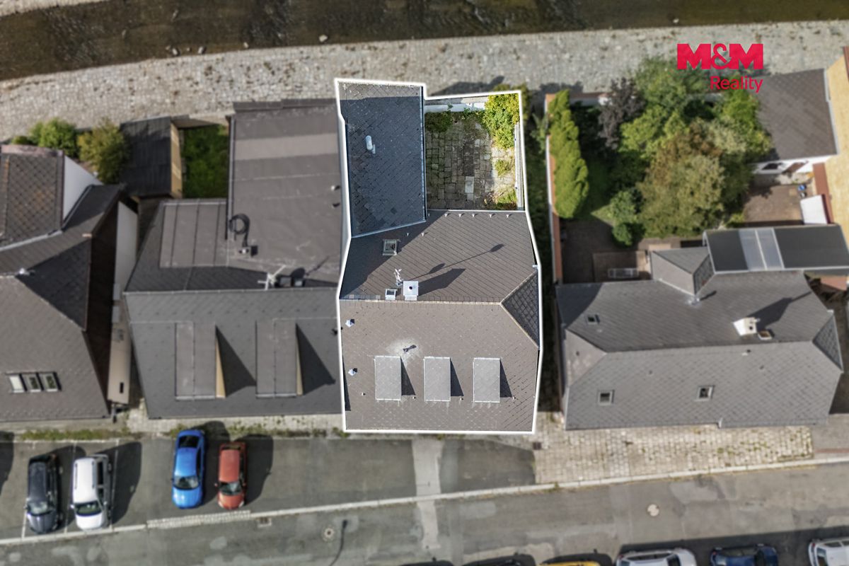 Prodej rodinného domu 173 m², pozemek 218 m² – fotografie 2