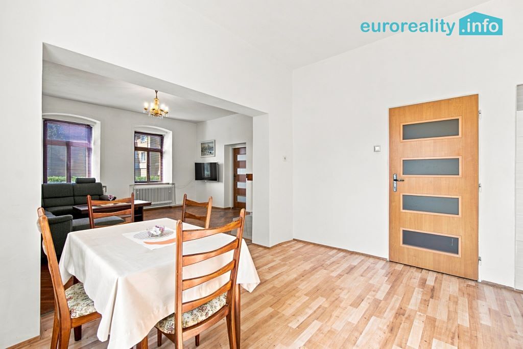 Prodej rodinného domu 213 m², pozemek 1424 m² – fotografie 5