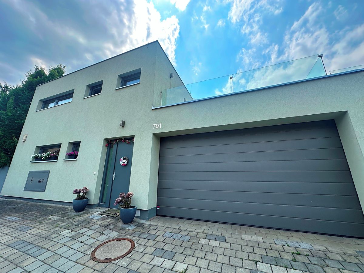 Prodej rodinného domu 216 m², pozemek 479 m²