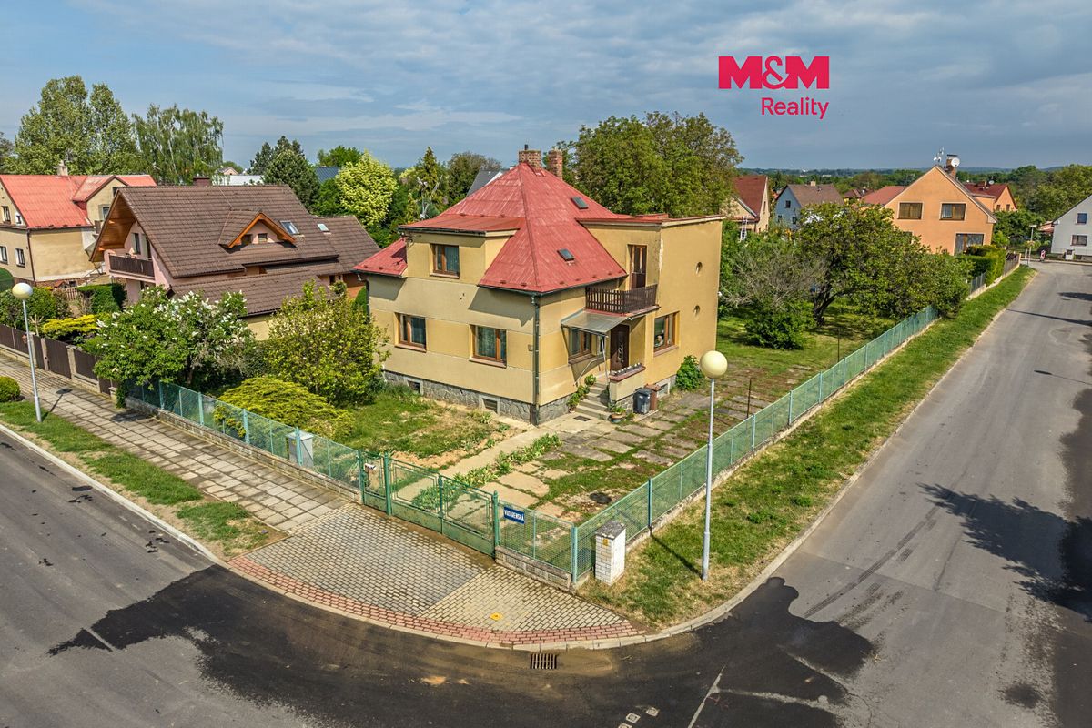Prodej rodinného domu 140 m², pozemek 886 m²
