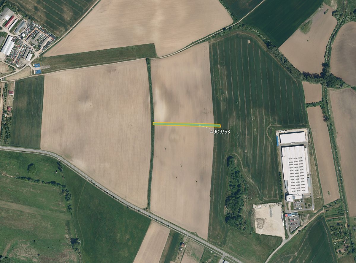Prodej pole 12700 m²