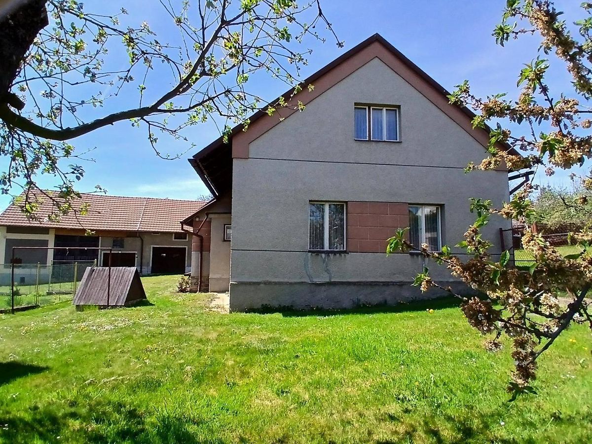 Prodej rodinného domu 168 m², pozemek 2312 m² – fotografie 4