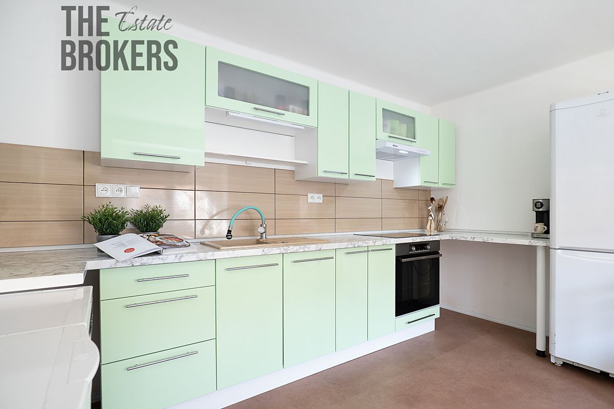 Prodej rodinného domu 170 m², pozemek 672 m² – fotografie 3