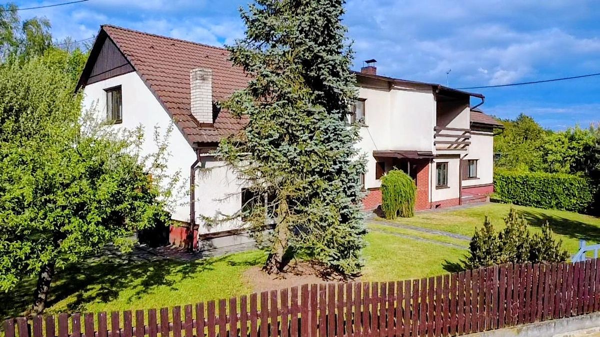 Prodej rodinného domu 385 m², pozemek 964 m² – fotografie 2