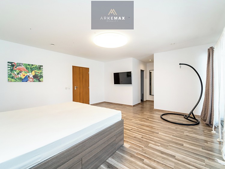 Prodej domu, 410 m² (10 z 27)