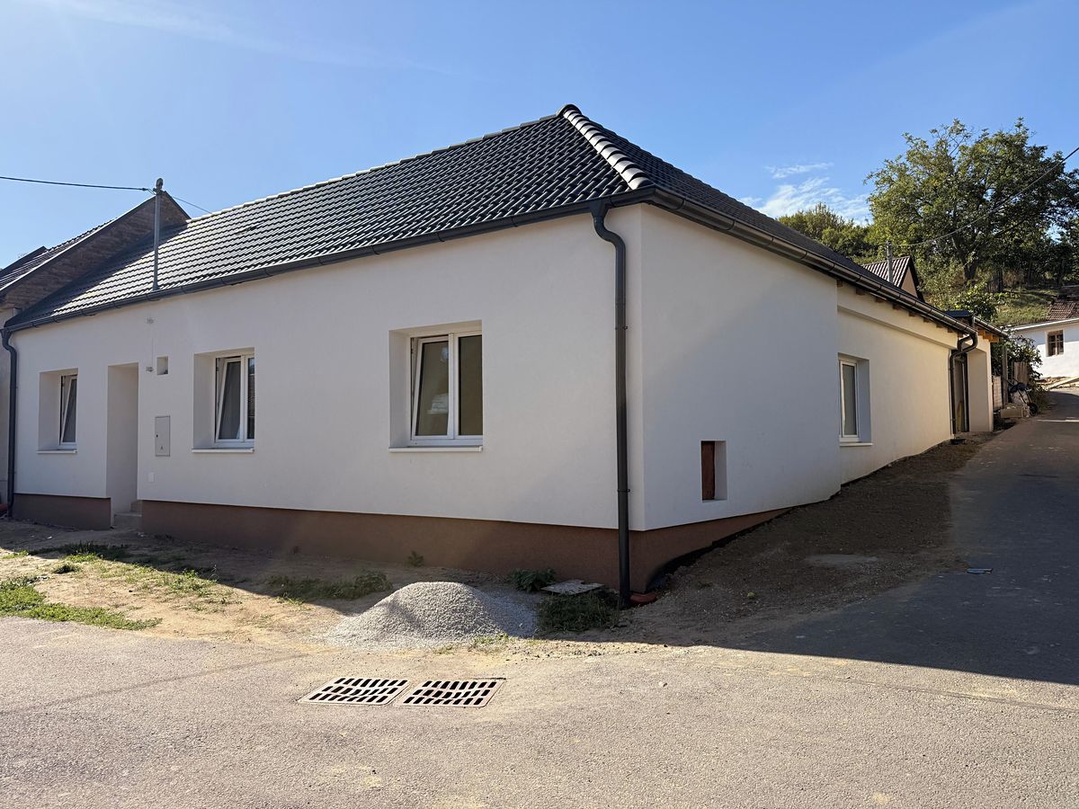 Prodej rodinného domu 101 m², pozemek 444 m² – fotografie 2