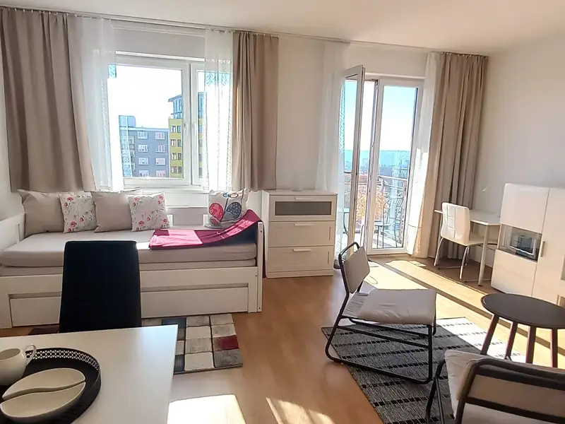 Pronájem bytu 1+kk 42 m², Praha – náhled fotky 1