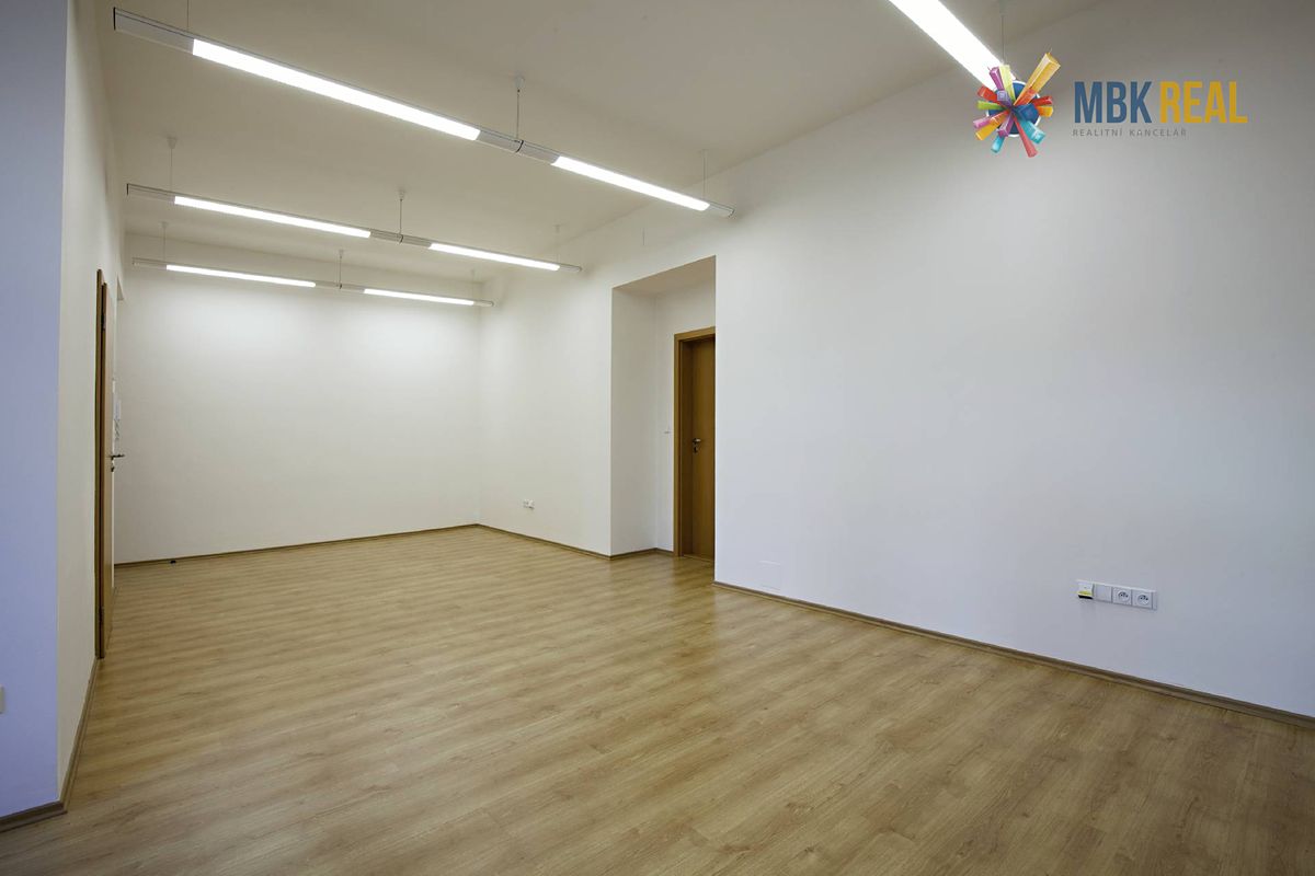 Pronájem kanceláře 87 m² – fotografie 2