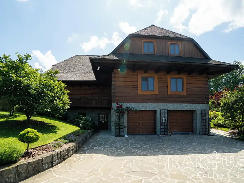 Prodej rodinného domu 462 m², pozemek 30521 m², Bordovice – náhled fotky 2