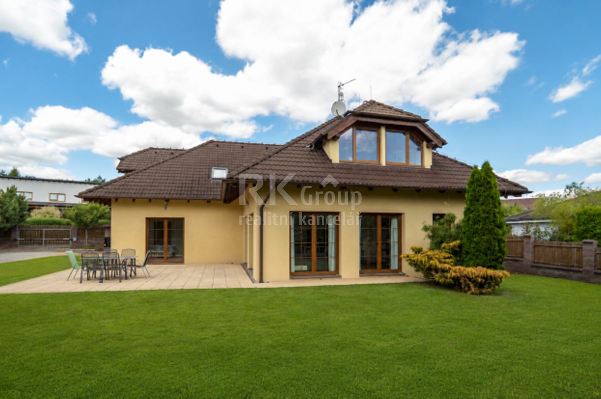 Prodej rodinného domu 338 m², pozemek 1259 m²