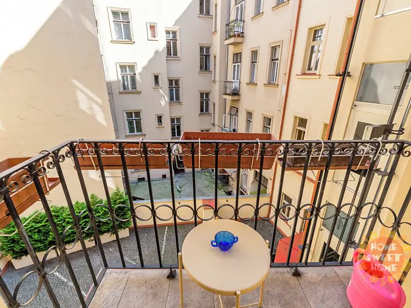 Pronájem bytu 2+kk 65 m², Praha – náhled fotky 2