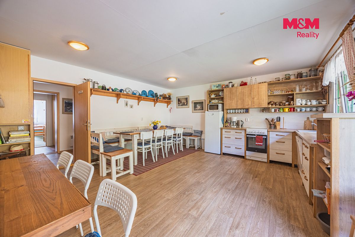 Prodej chalupy 196 m², pozemek 199 m² – fotografie 2