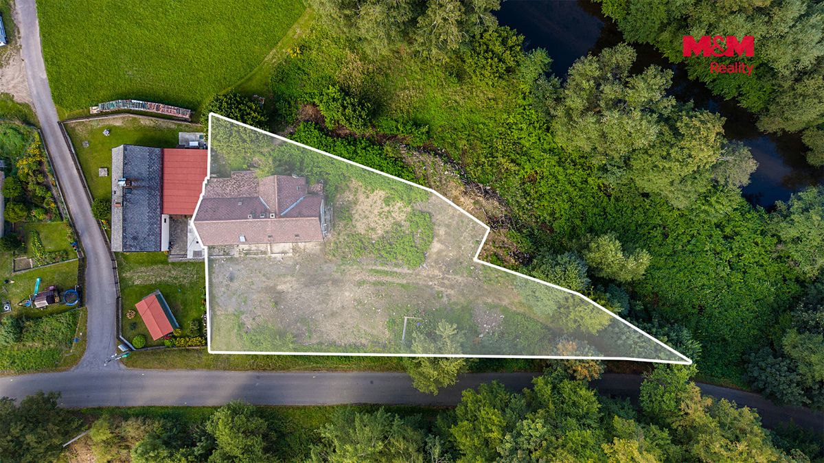 Prodej rodinného domu 192 m², pozemek 1410 m² – fotografie 4
