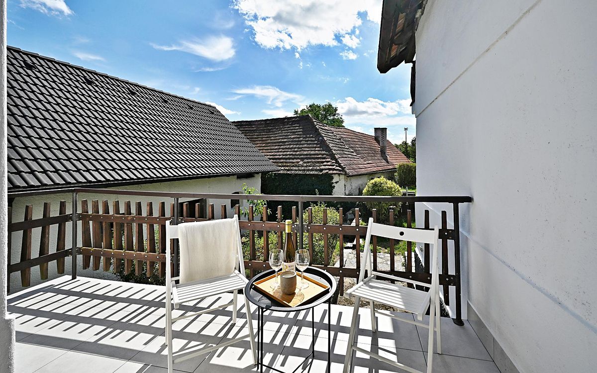 Prodej rodinného domu 250 m², pozemek 885 m² – fotografie 3