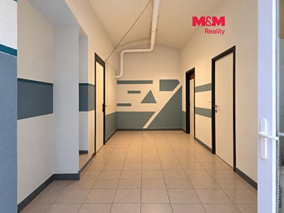 Pronájem obchodního prostoru 14 m²