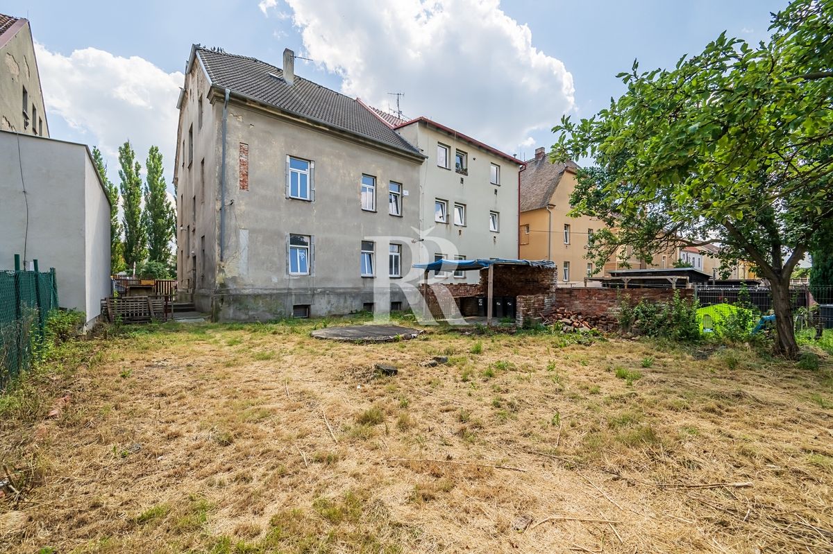 Prodej rodinného domu 150 m², pozemek 827 m² – fotografie 2